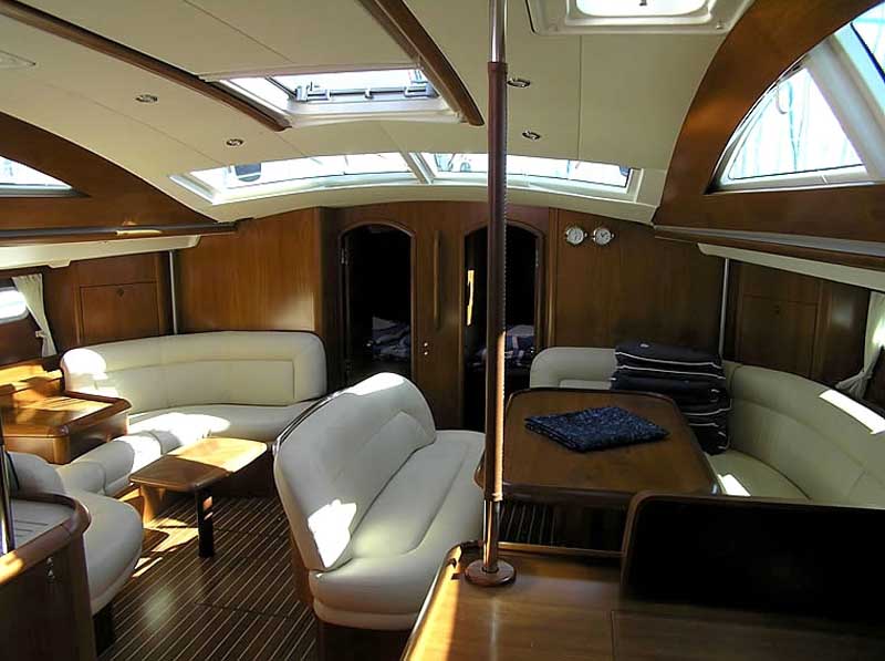 Sun Odyssey salón interior